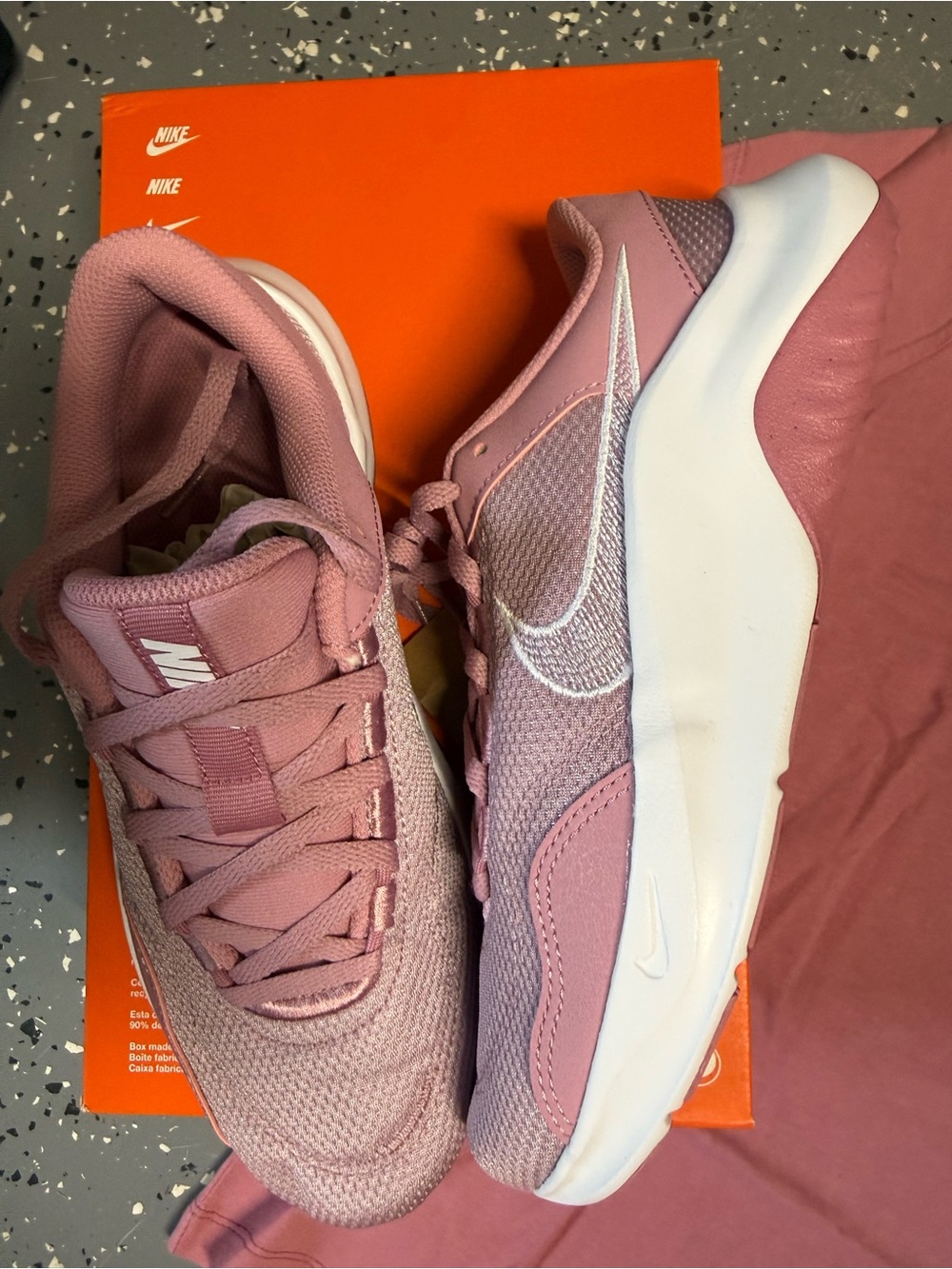 New Sz 7, 7.5 Nike Women's Dusty Pink Mesh Running Shoes